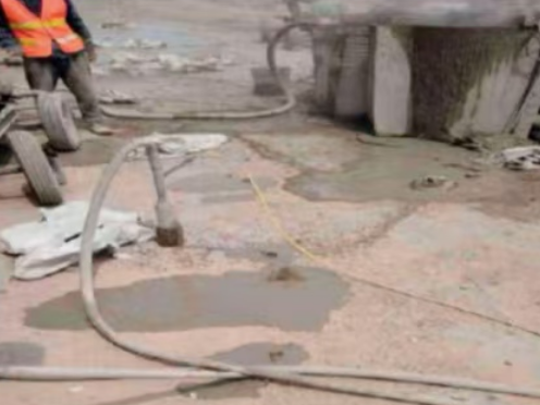 襄城水泥混凝土路面板底注浆技术 路面脱空注浆整治方案