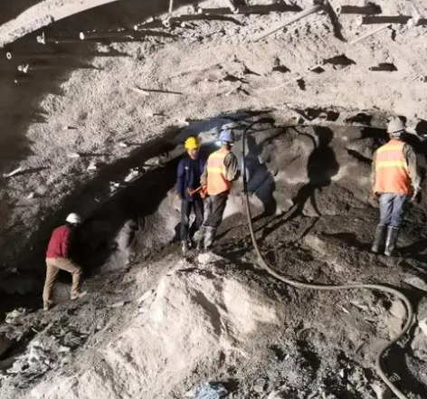 襄城拱顶带模注浆料的施工流程及注意事项